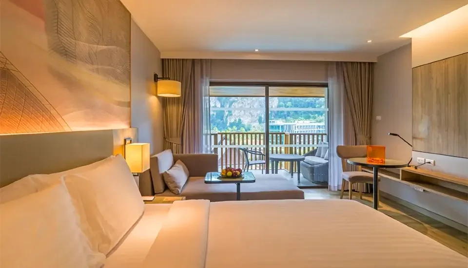 هتل هالیدی این ریزورت کرابی